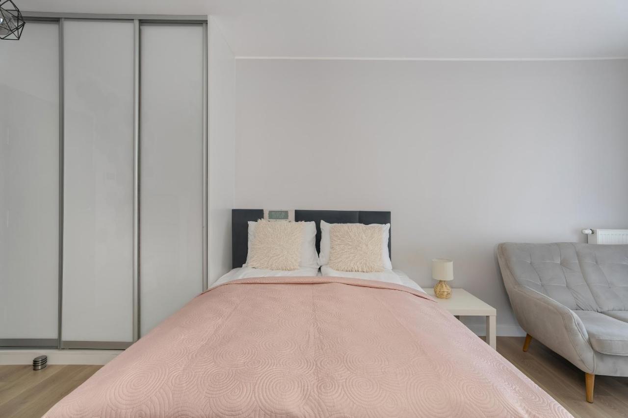Stylish & Comfy Garbary Apartments With Parking By Noclegi Renters Posen Exterior foto