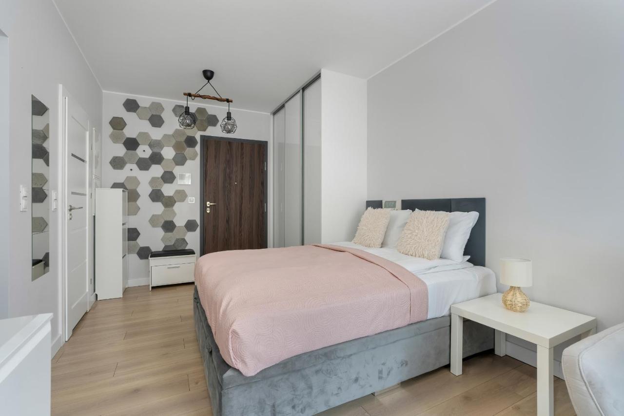 Stylish & Comfy Garbary Apartments With Parking By Noclegi Renters Posen Exterior foto
